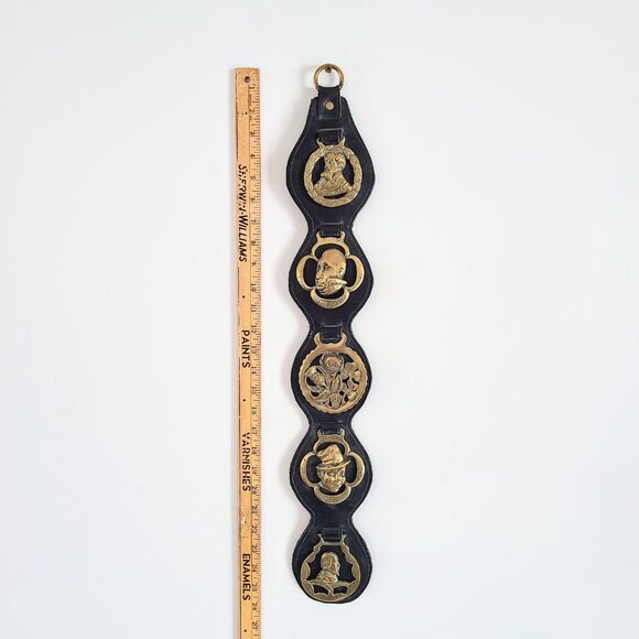 Vintage Brass Horse Medallions On Leather Harness Strap, Set Of Five Medallions - Picture 3 of 10